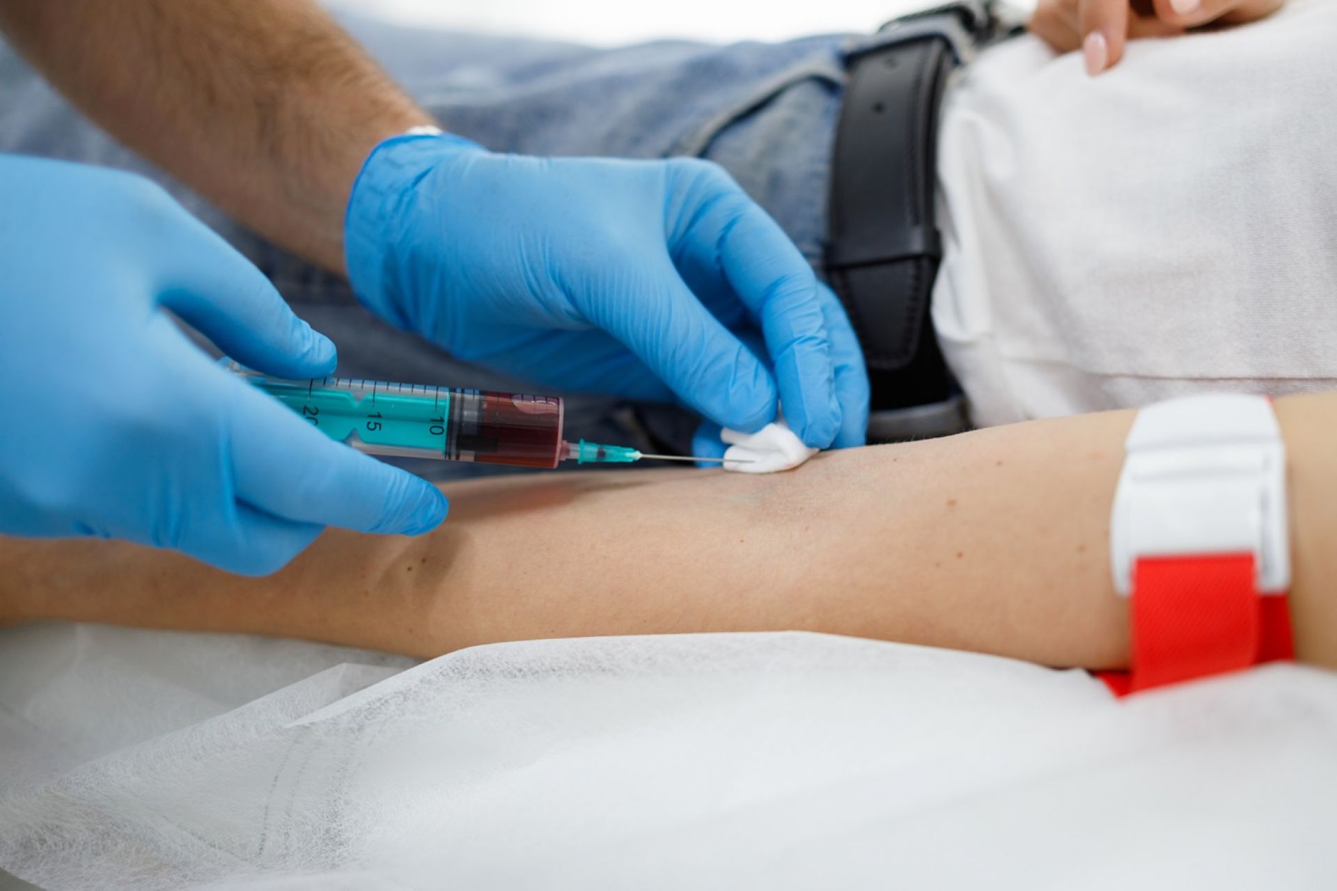Essential Blood Tests To Maintain Your Health And Stay Informed